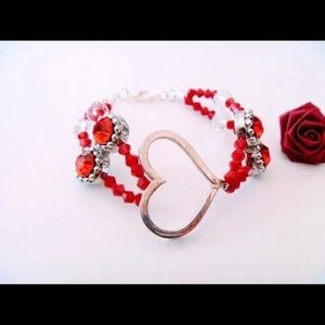 Ladies red beaded heart bracelet